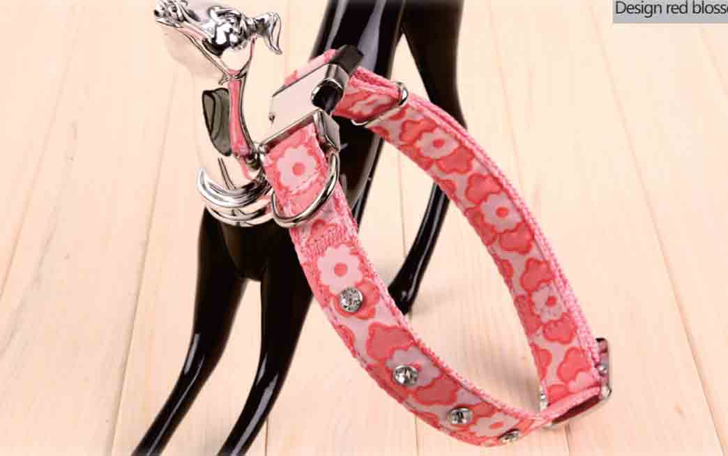 Περιλαίμιο Design Red Blossom small  72512